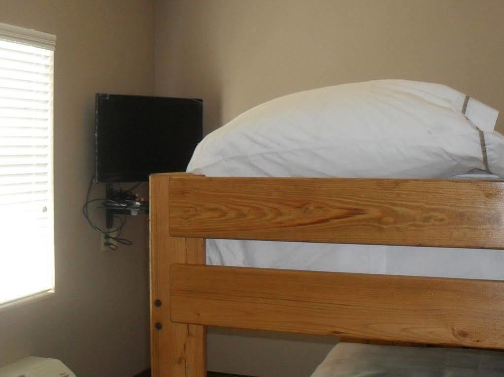 Bell'S Extended Stay And Suites セント・ロバート エクステリア 写真